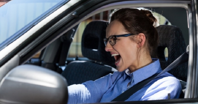 Cách xử lý ô tô mất lái đúng kỹ thuật và hiệu quả nhất